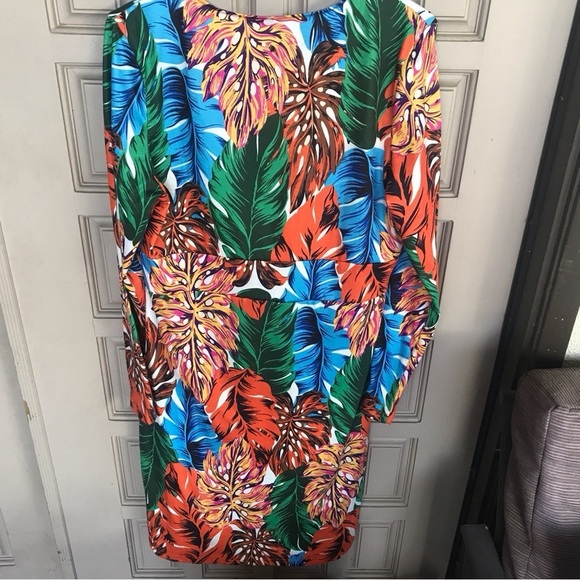 Plus Pretty Shein Dress Sz1XL Tropical Print Raised Hem Deep V Neck Long Sleeves - Picture 2 of 6